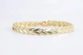 7 14k Yellow Gold Leaf Link Bracelet (10.09g.)