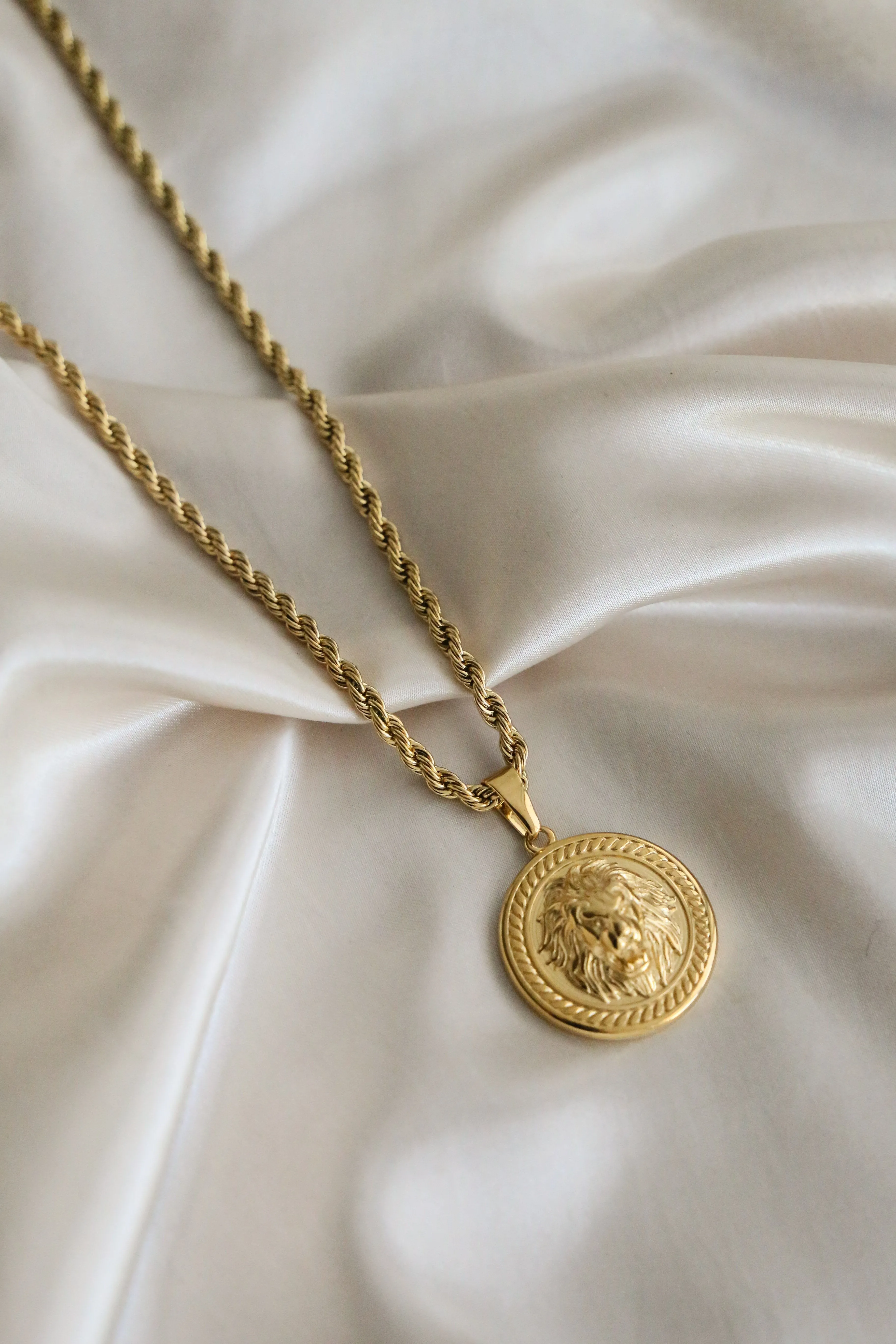 Achilles Necklace