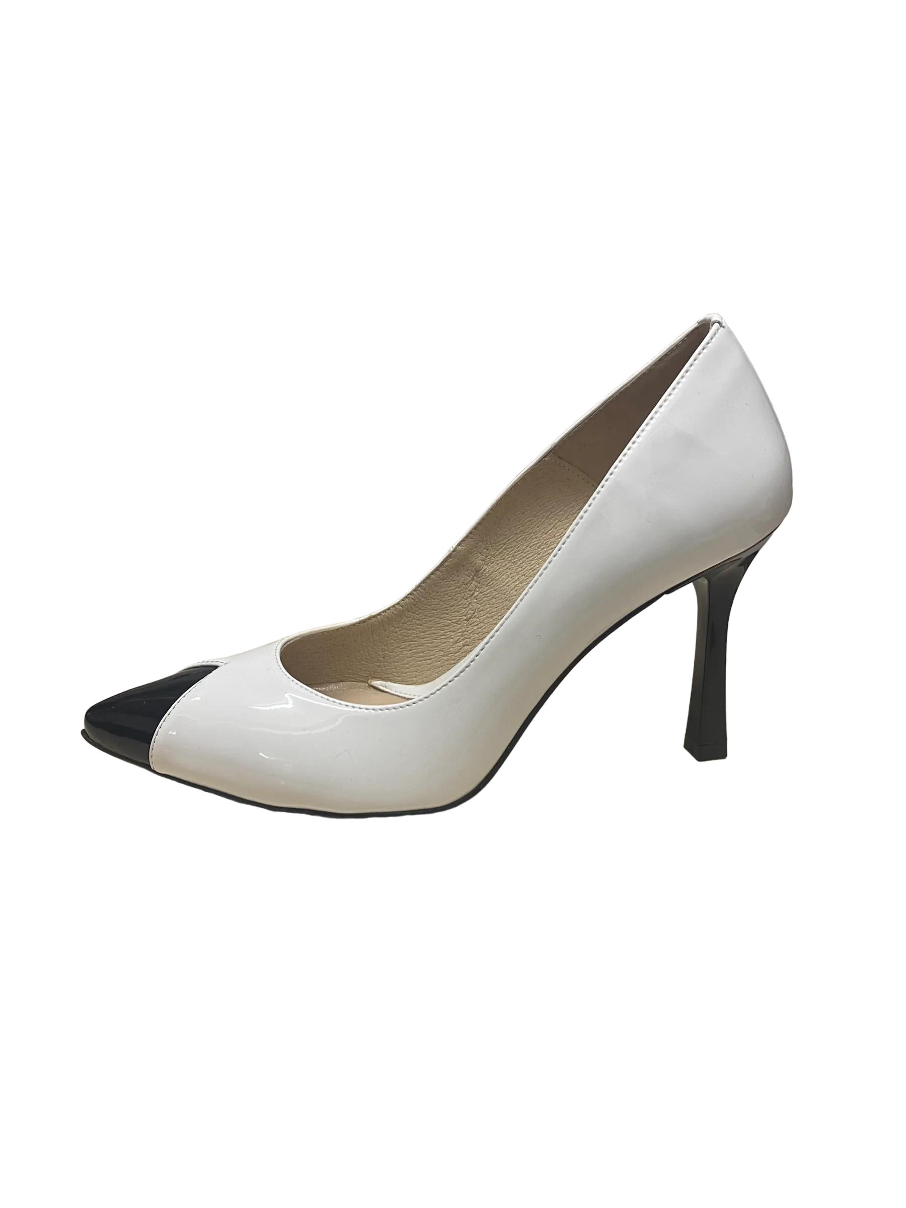 EMIS Black and White Heeled Shoe