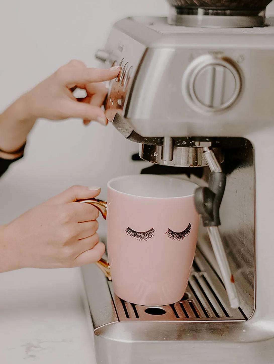 Eyelash Coffee Mug - Pink