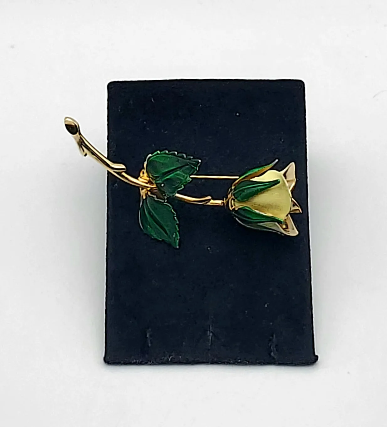 Giovanni - Vintage Gold Tone White Rose Enamel Brooch