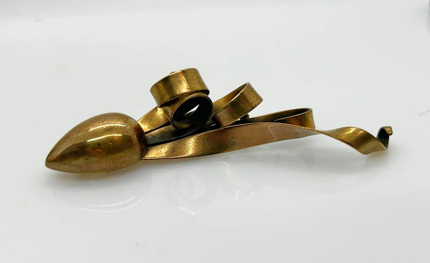 Vintage Rare Joseff of Hollywood Abstract Ribbon Brooch