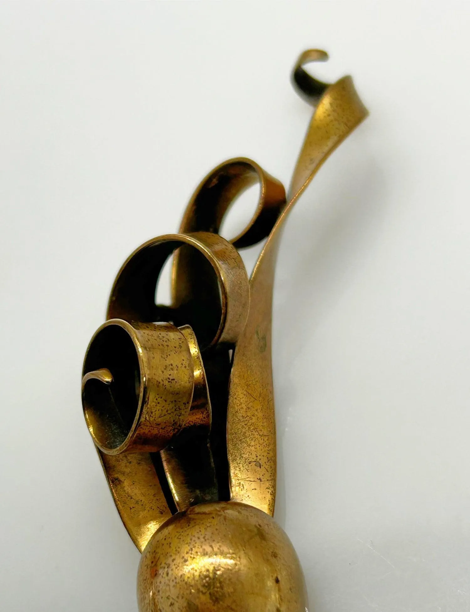 Vintage Rare Joseff of Hollywood Abstract Ribbon Brooch